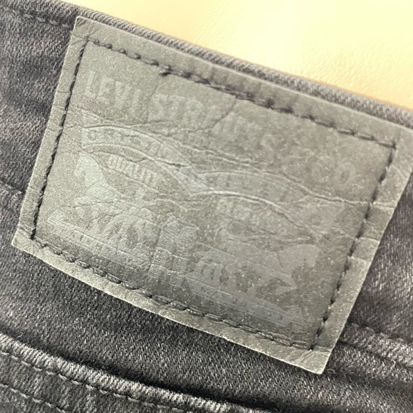 *Levi's 711 Skinny Women's Black  Distressed Jeans Sz W32/L30 - Picture 7 of 13